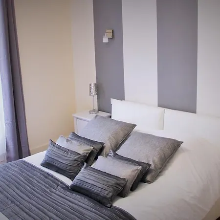 Louis Victor Bed and Breakfast 3*